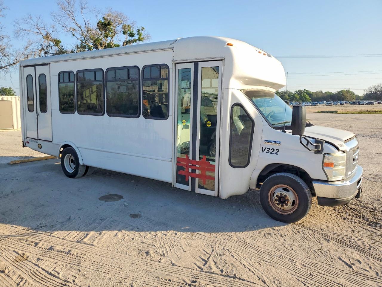 2014 FORD E450