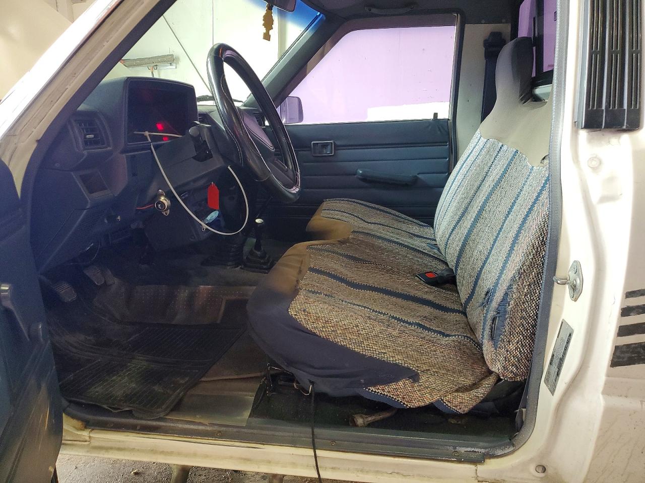 TOYOTA PICKUP 1987 — 8