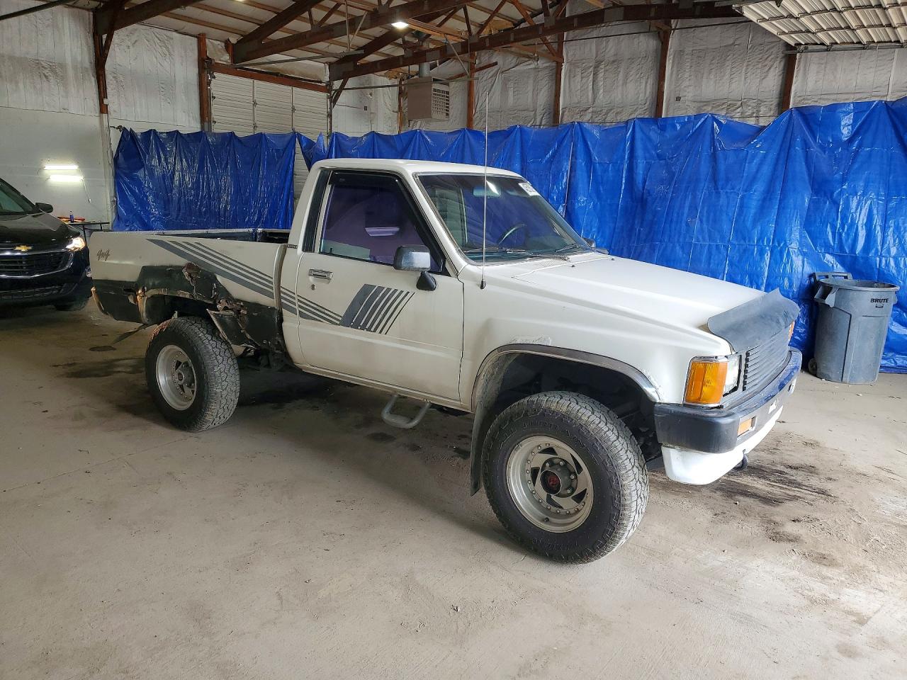 TOYOTA PICKUP 1987 — 5