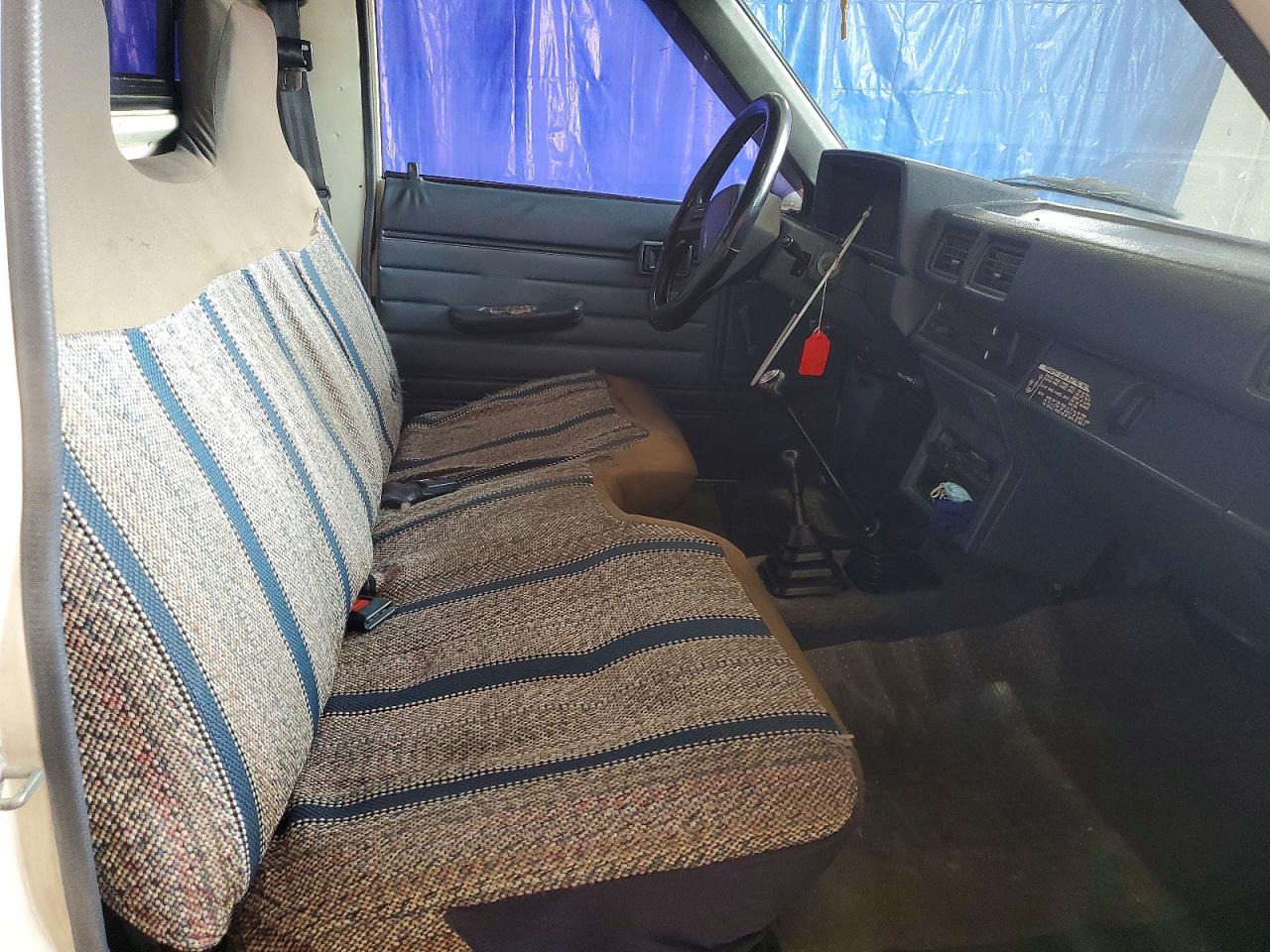 TOYOTA PICKUP 1987 — 11