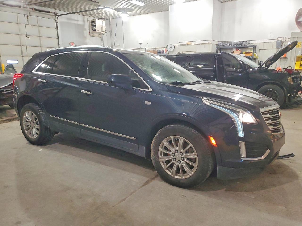 2017 CADILLAC XT5
