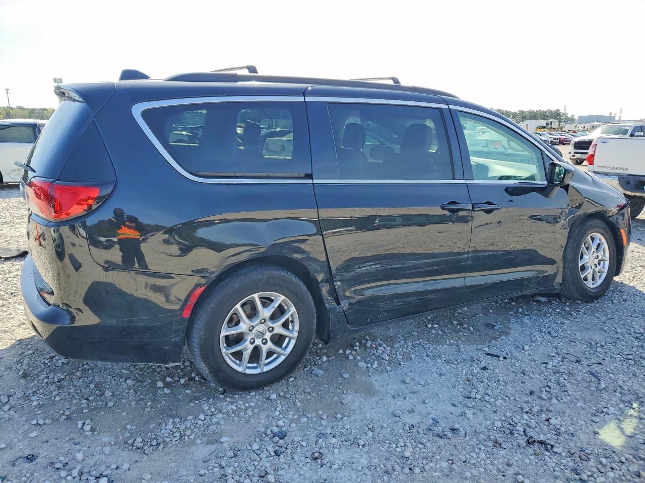CHRYSLER VOYAGER 2021 — 4