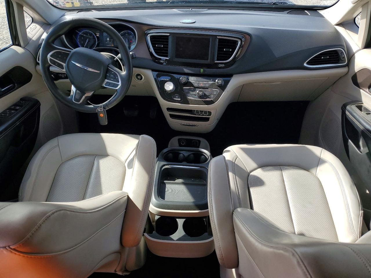 CHRYSLER VOYAGER 2021 — 9