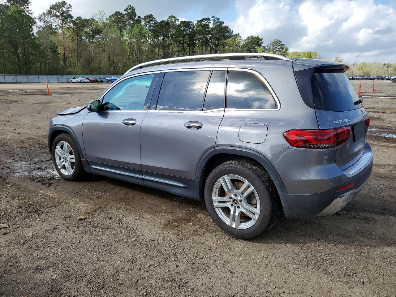 MERCEDES-BENZ GLB 2021 — 3