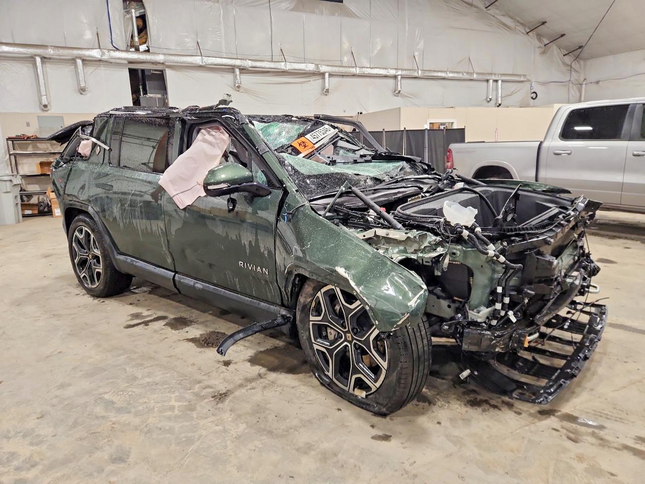 RIVIAN R1S 2025 — 5