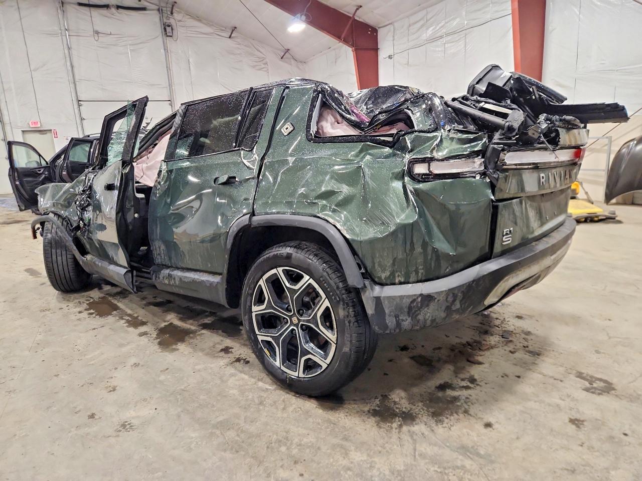 RIVIAN R1S 2025 — 3