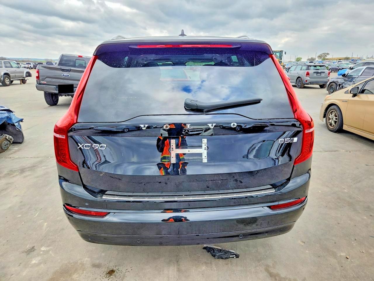 VOLVO XC90 2023 — 7