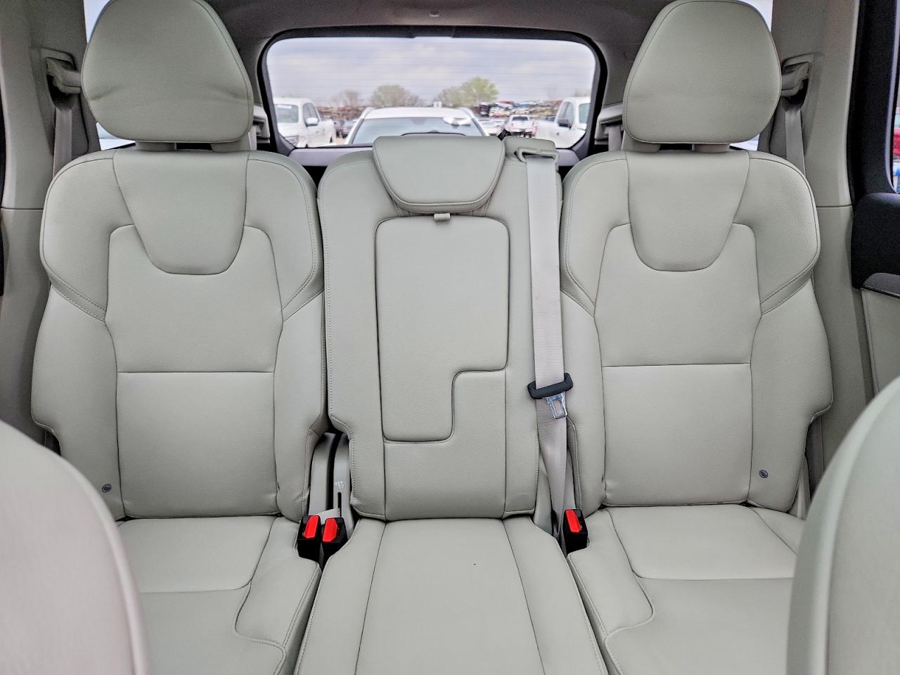 VOLVO XC90 2023 — 11