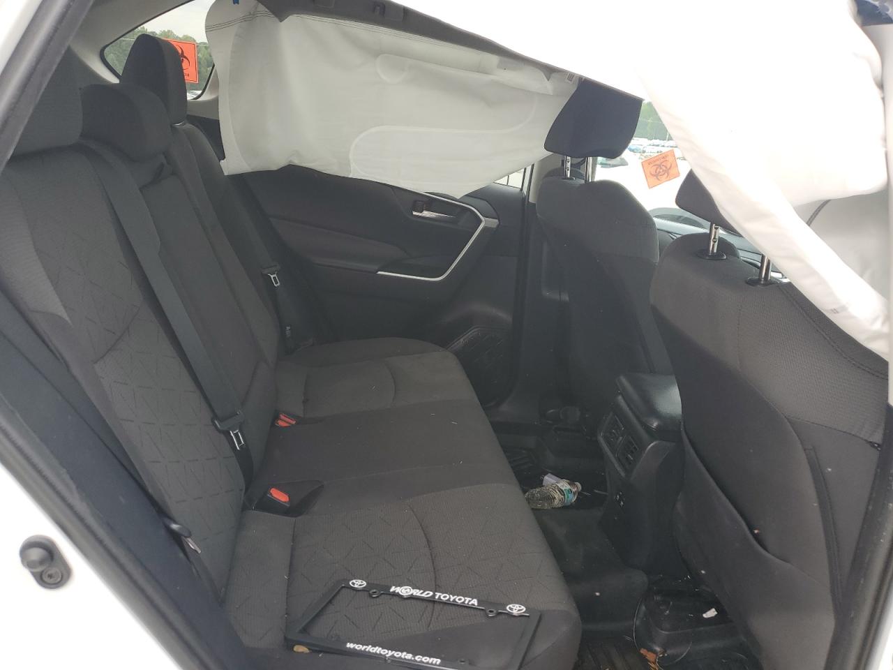 TOYOTA RAV4 XLE 2021 — 11