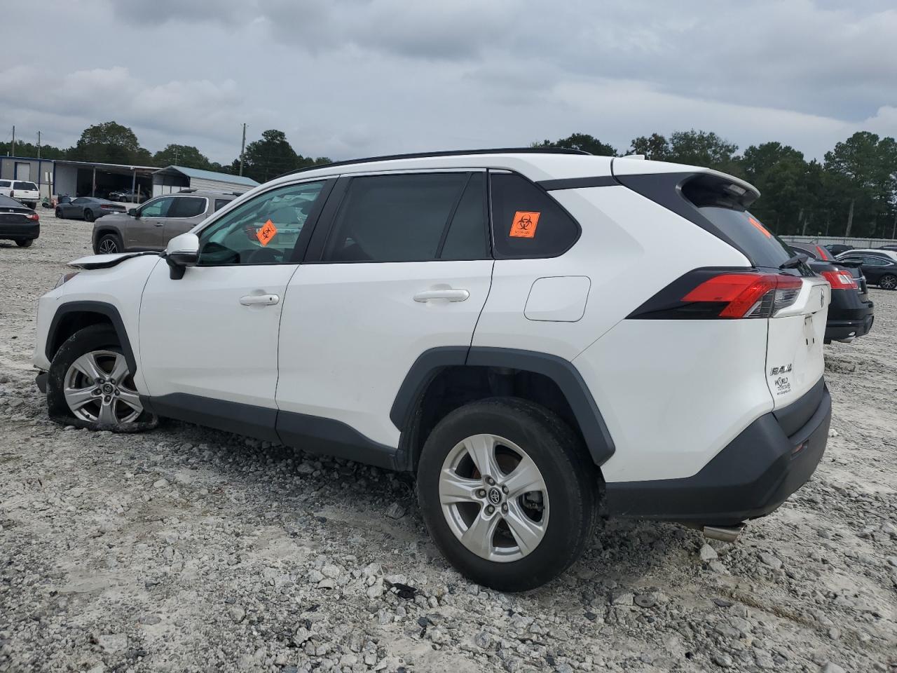 TOYOTA RAV4 XLE 2021 — 3