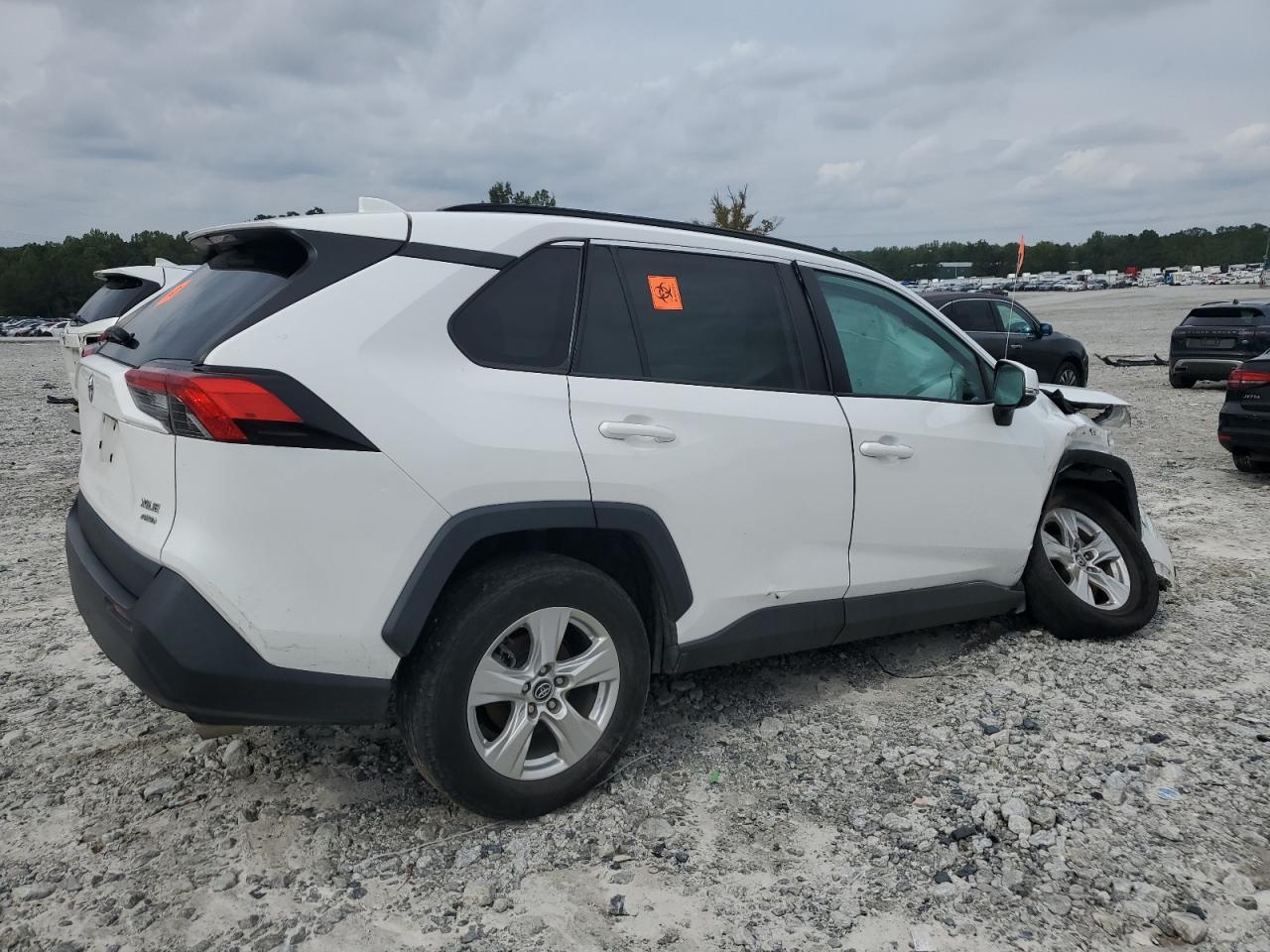 TOYOTA RAV4 XLE 2021 — 4