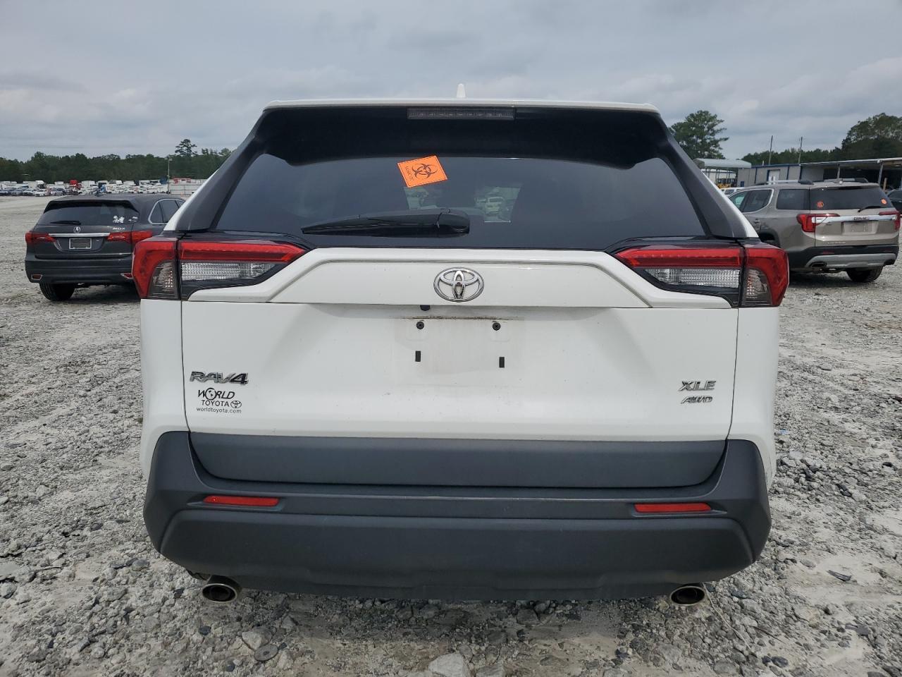 TOYOTA RAV4 XLE 2021 — 7