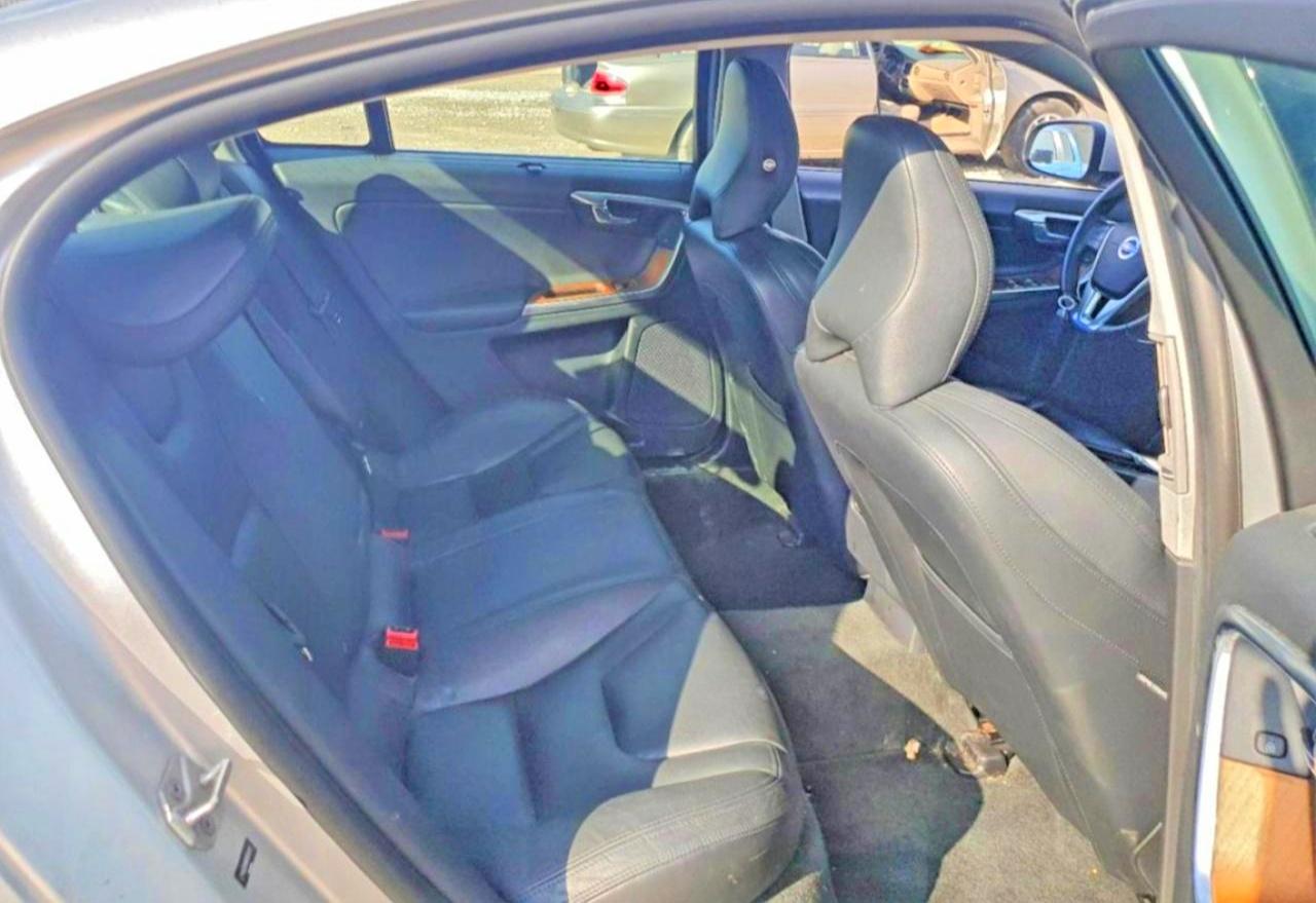 VOLVO S60 2017 — 11