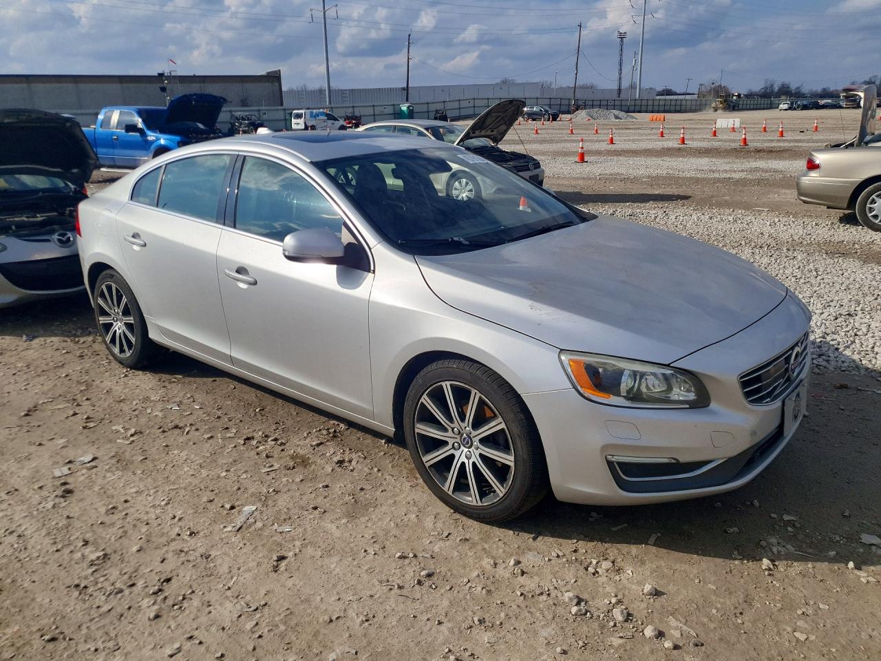 VOLVO S60 2017 — 5
