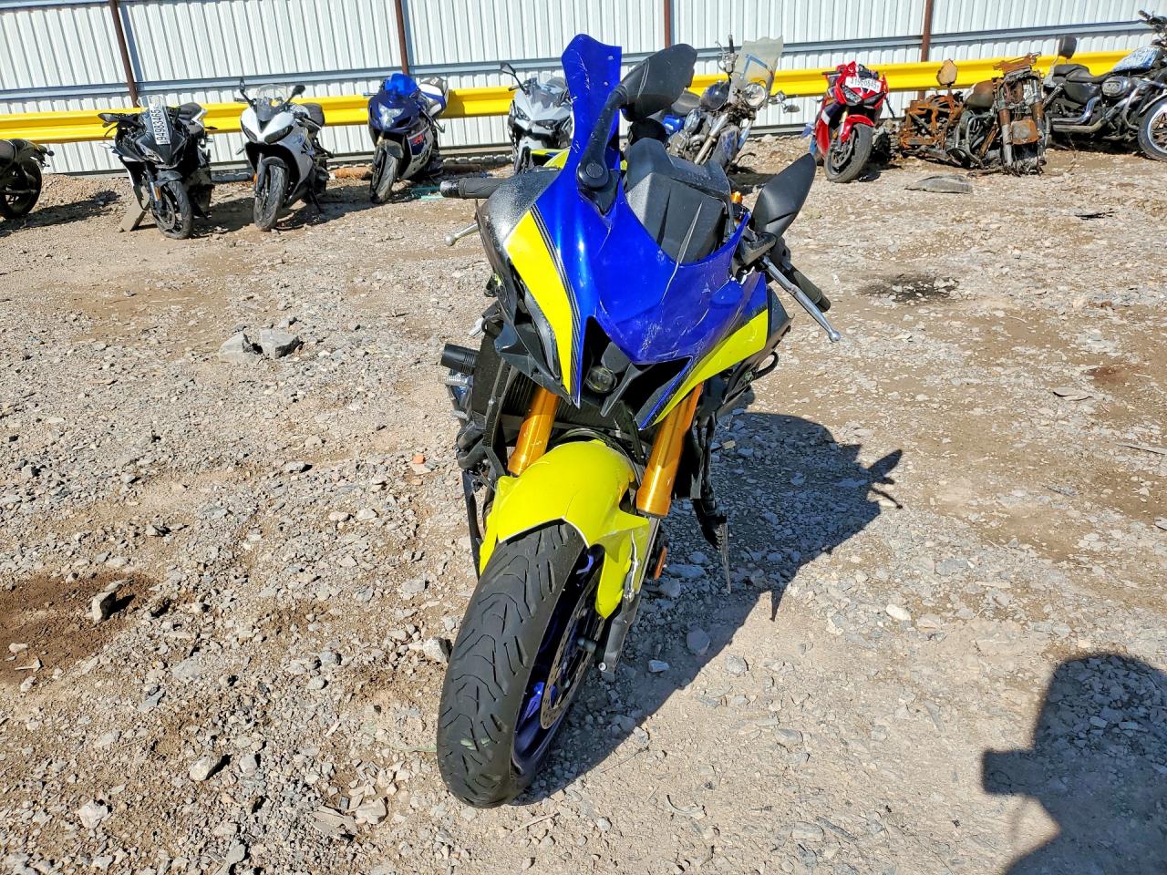 YAMAHA YZFR7 2025 — 3