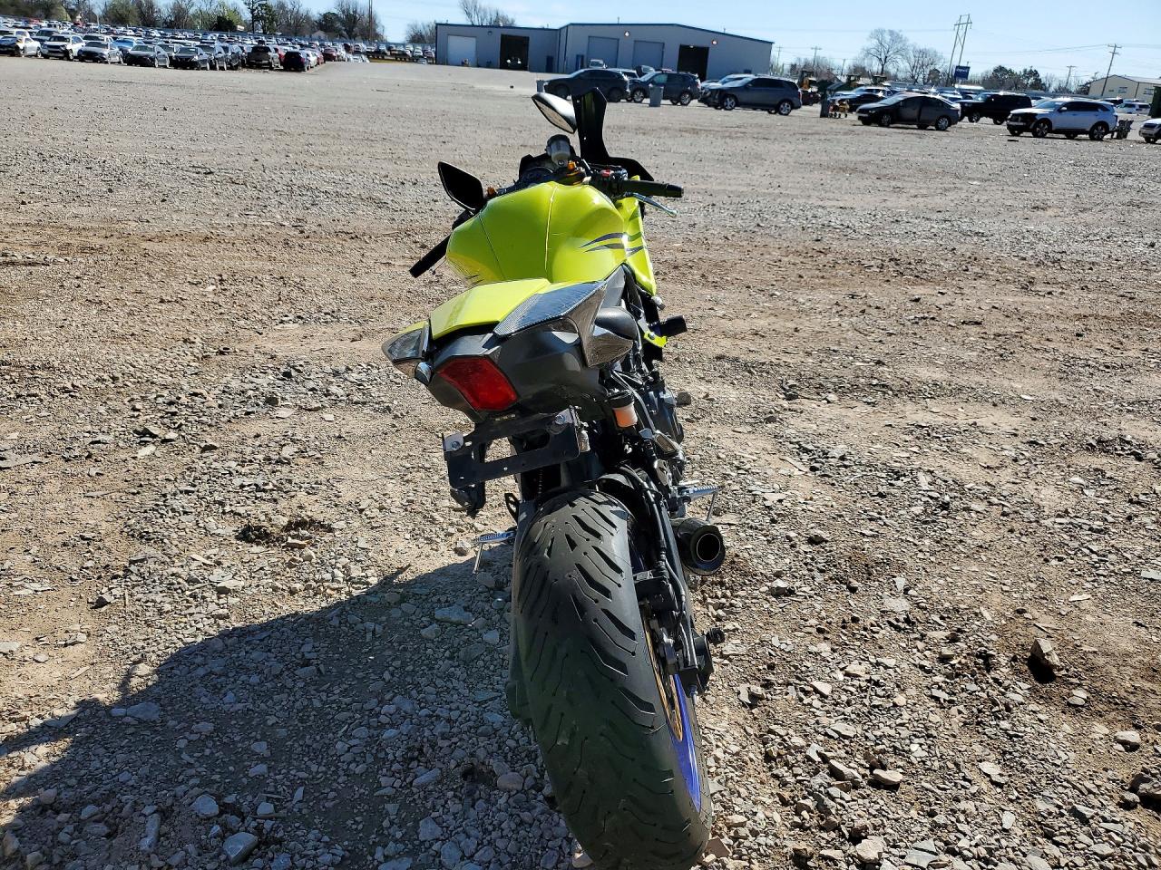 YAMAHA YZFR7 2025 — 5