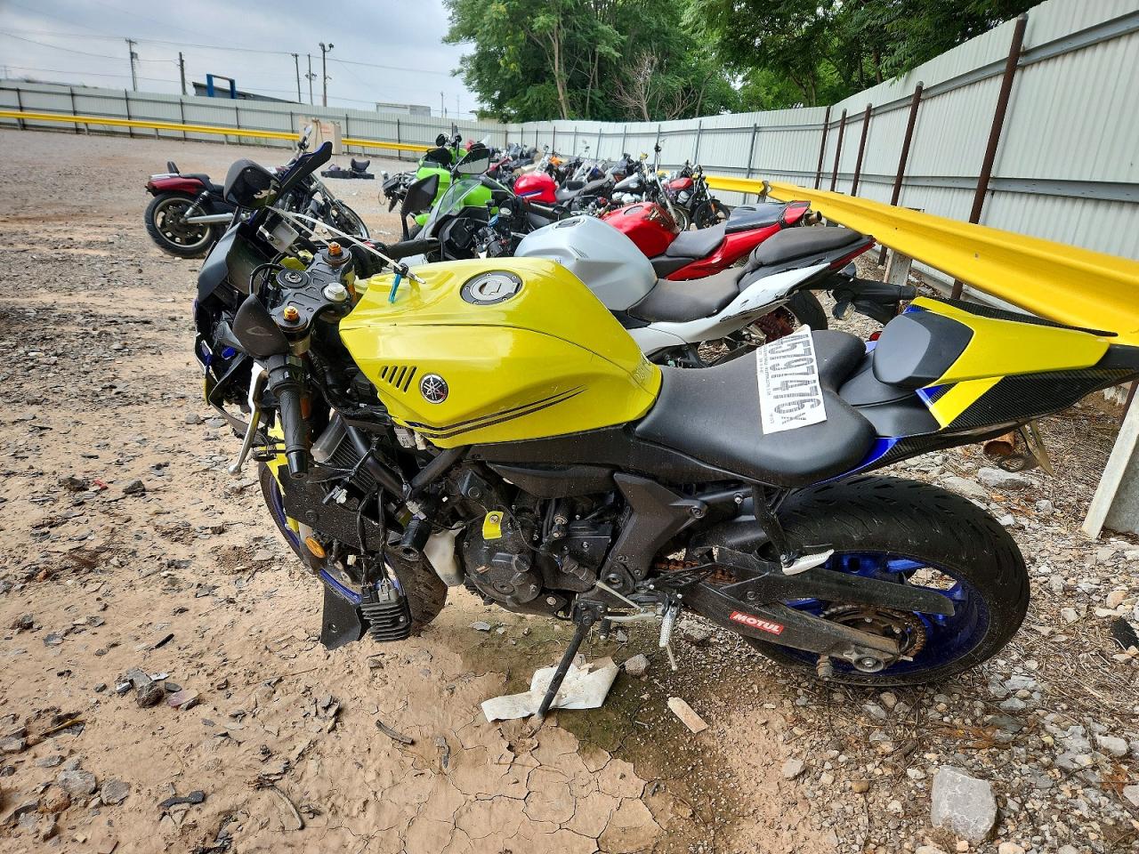 YAMAHA YZFR7 2025 — 4