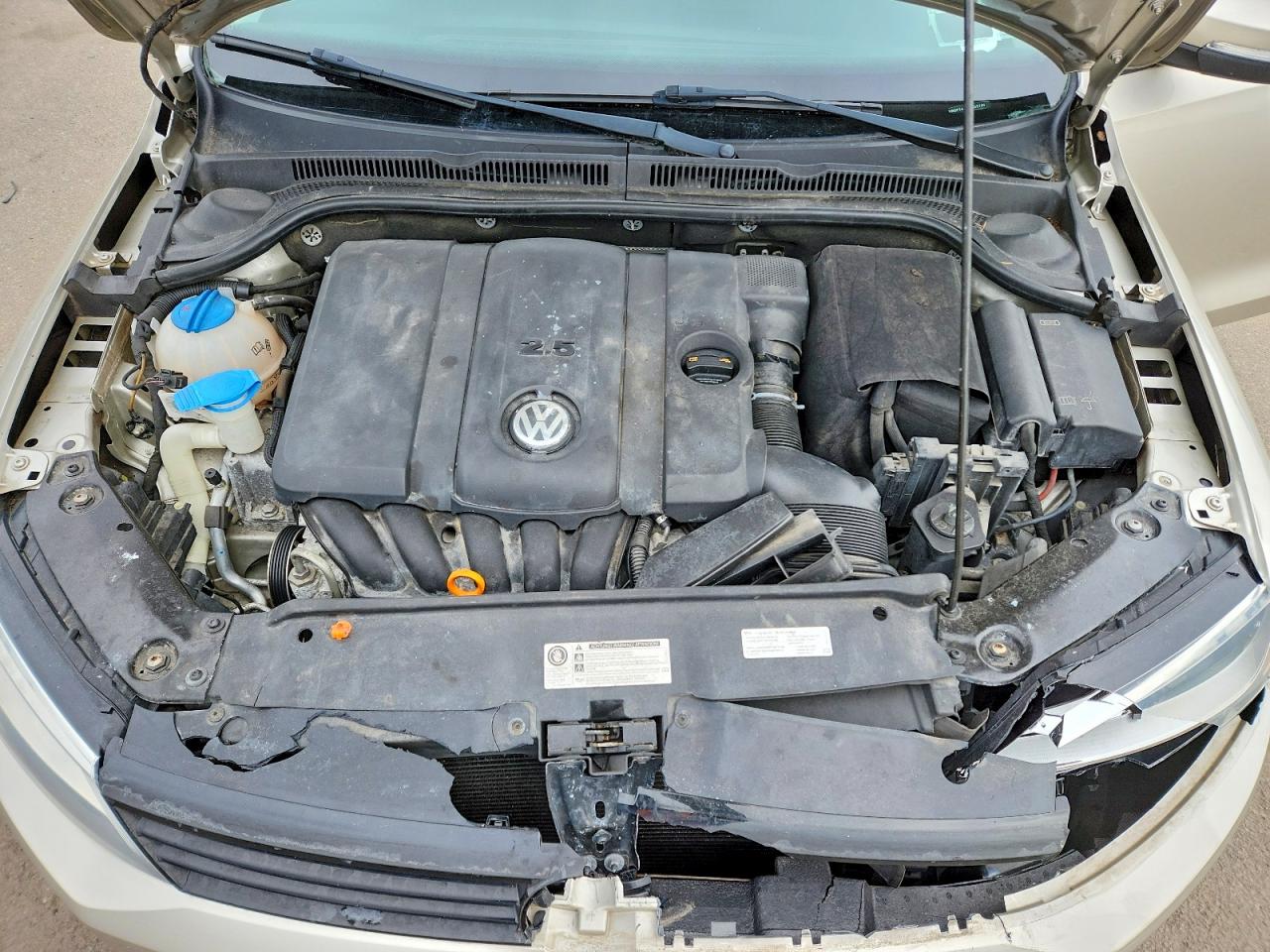 VOLKSWAGEN JETTA 2012 — 12