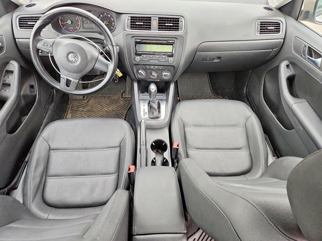 VOLKSWAGEN JETTA 2012 — 9