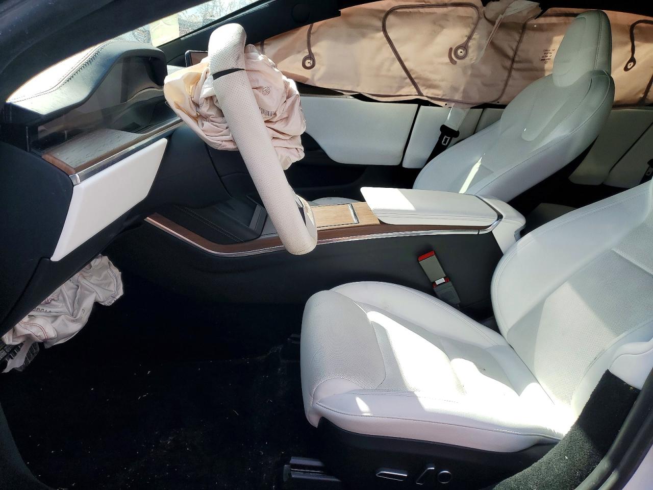 TESLA MODEL S 2022 — 8