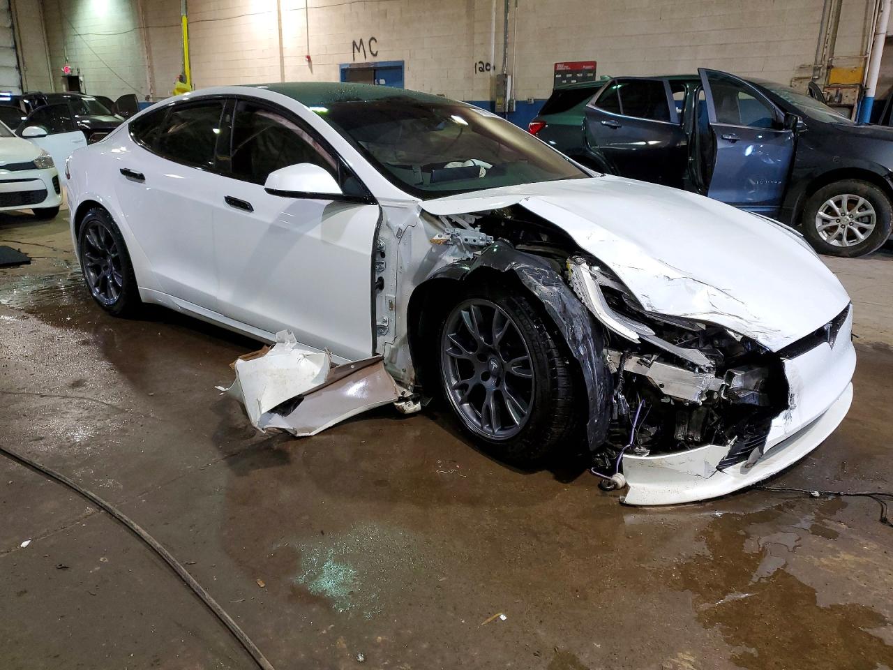 TESLA MODEL S 2022 — 5