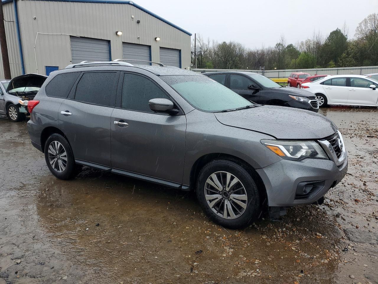 2017 NISSAN PATHFINDER SL