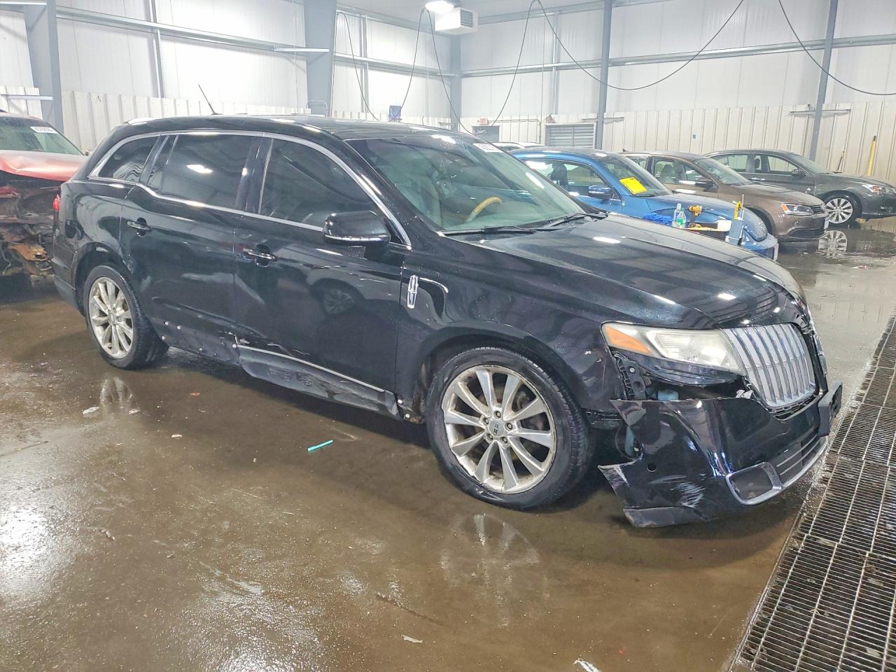 2011 LINCOLN MKT