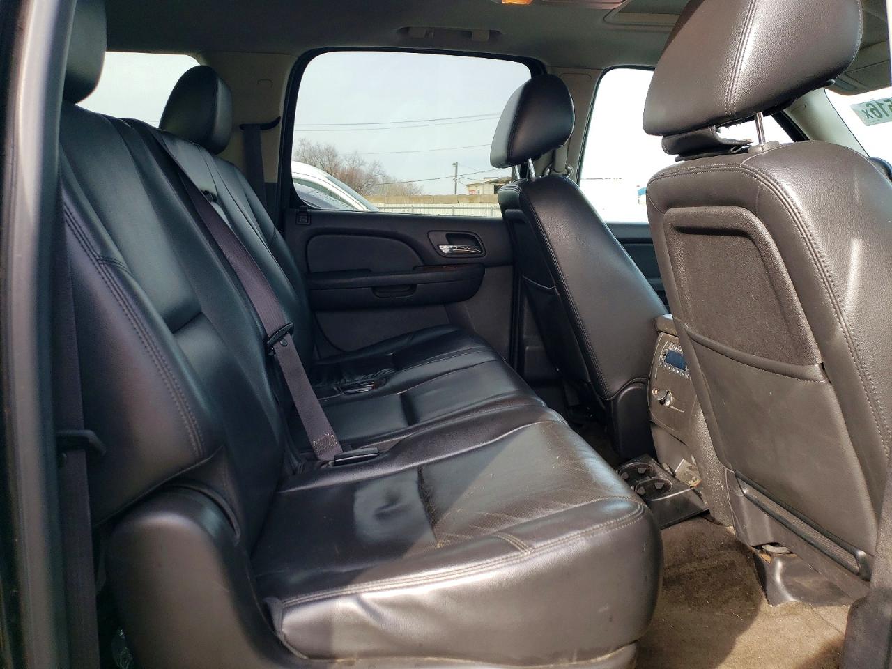 CHEVROLET SUBURBAN 2013 — 12
