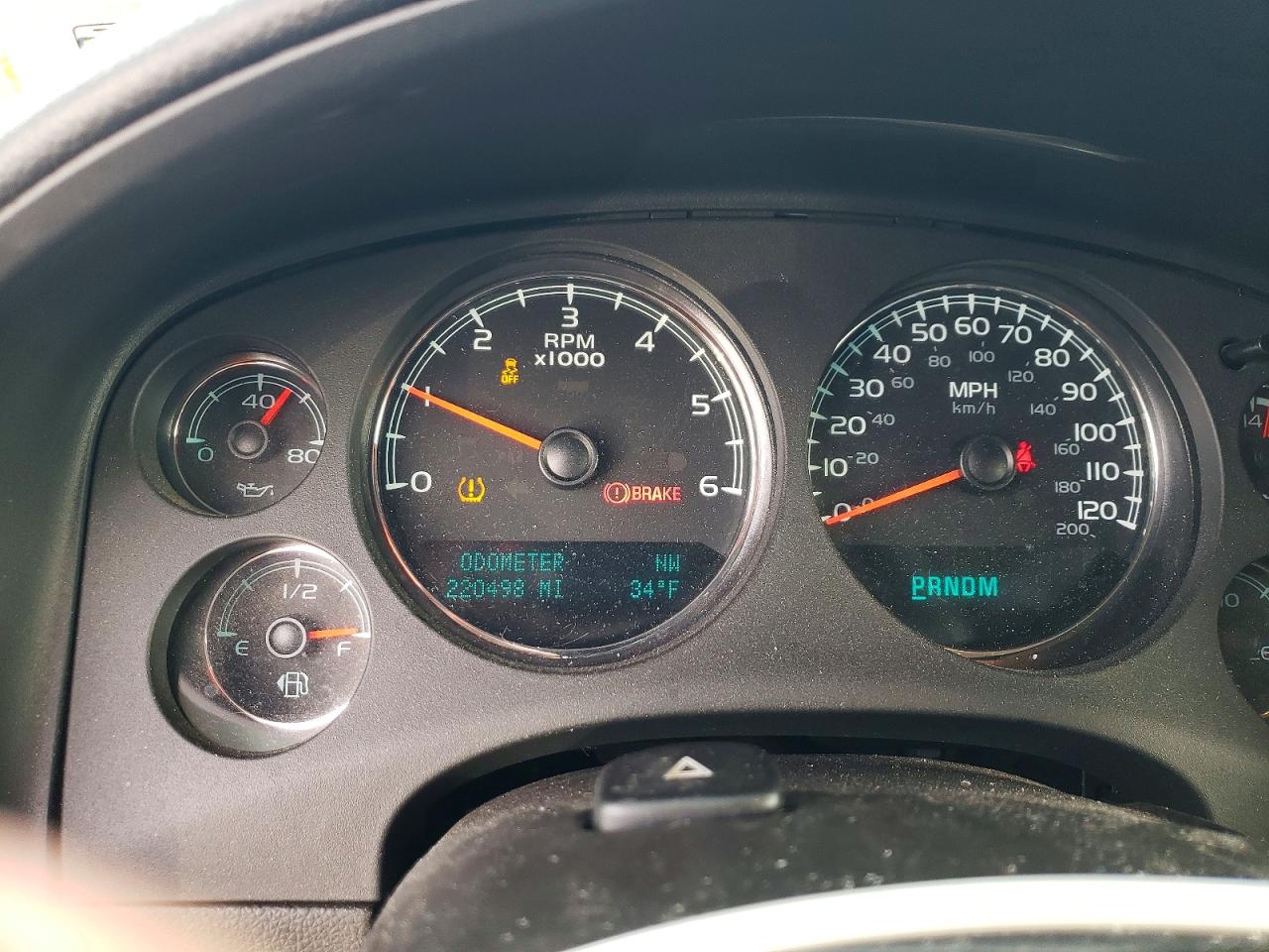 CHEVROLET SUBURBAN 2013 — 10