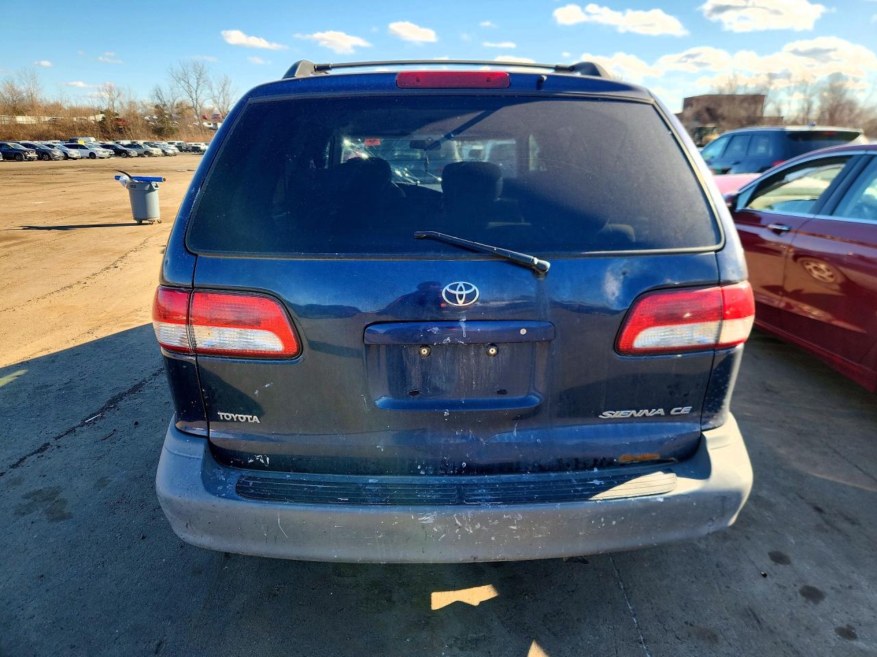 TOYOTA SIENNA 2002 — 7
