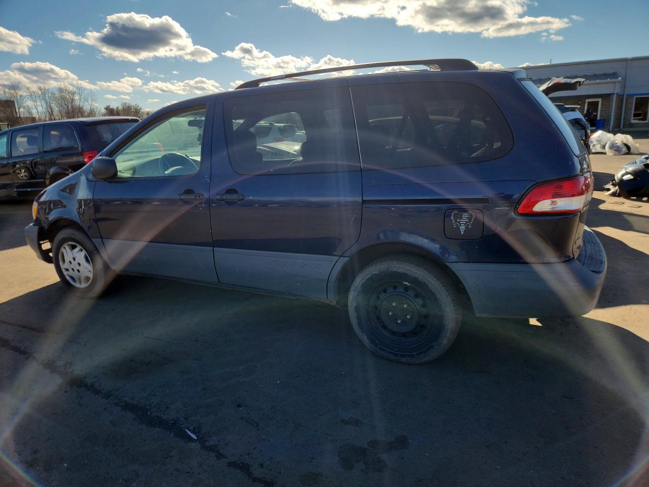 TOYOTA SIENNA 2002 — 3