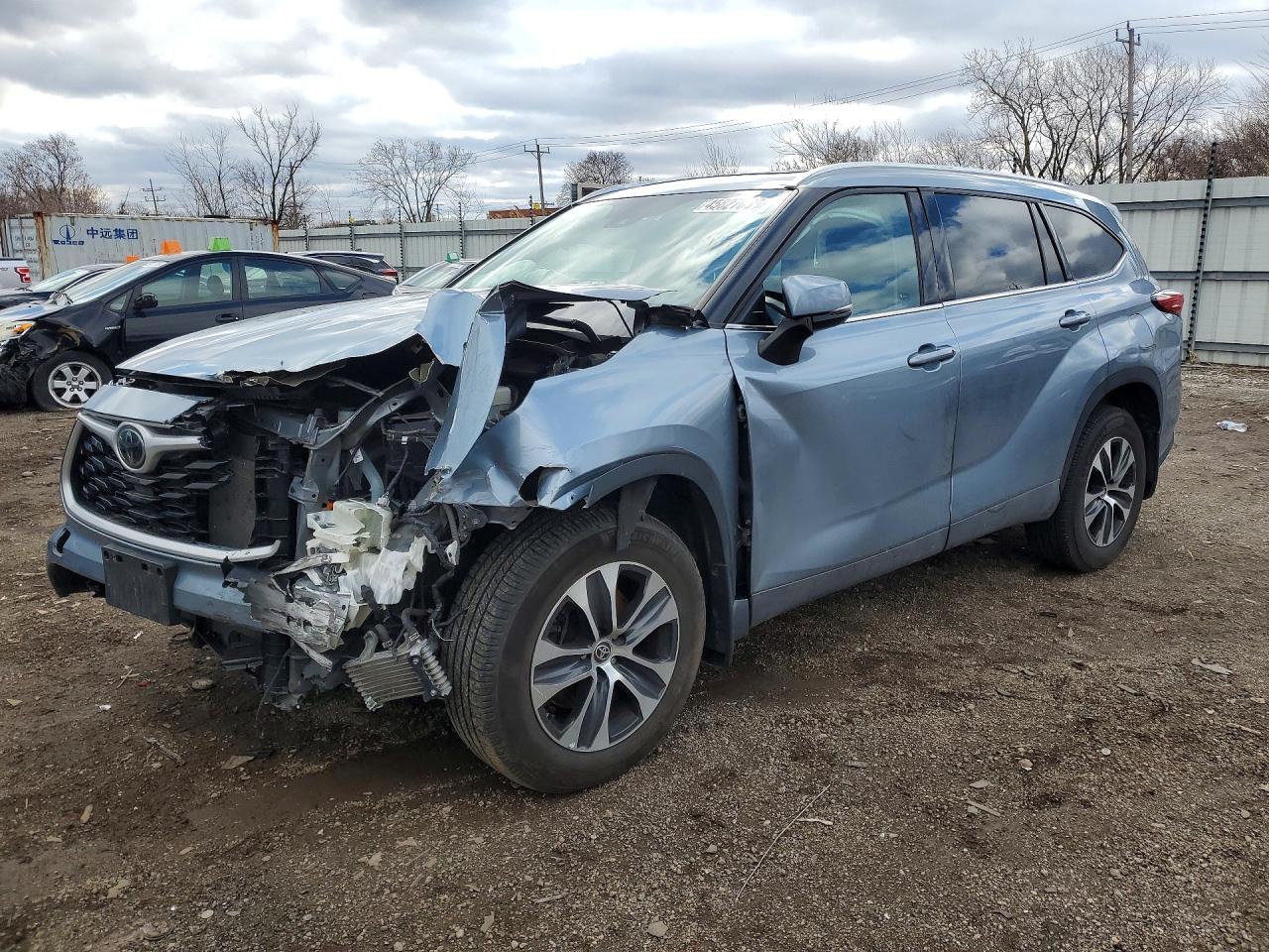 2021 TOYOTA HIGHLANDER XLE