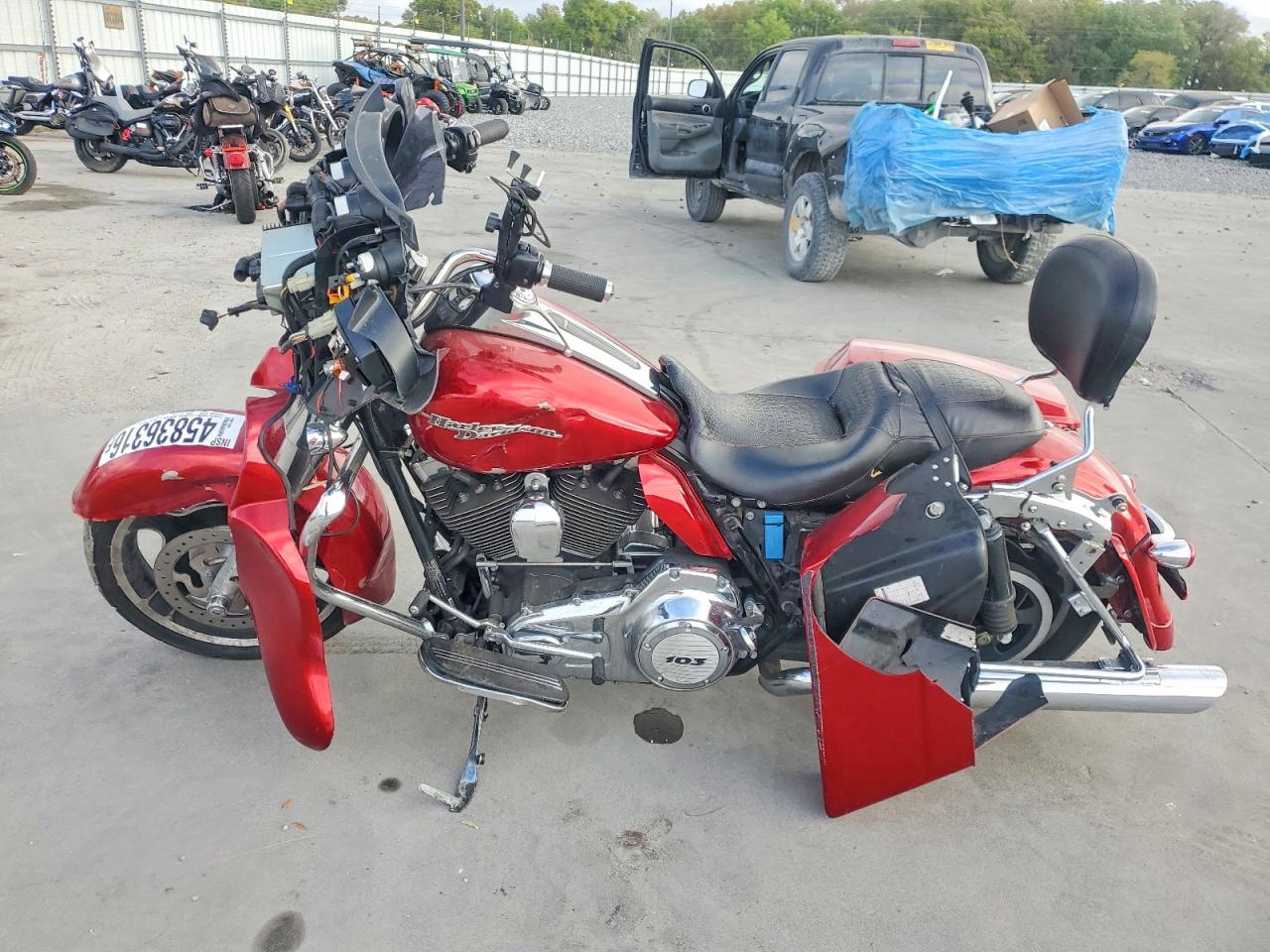 HARLEY-DAVIDSON FLHX 2013 — 4