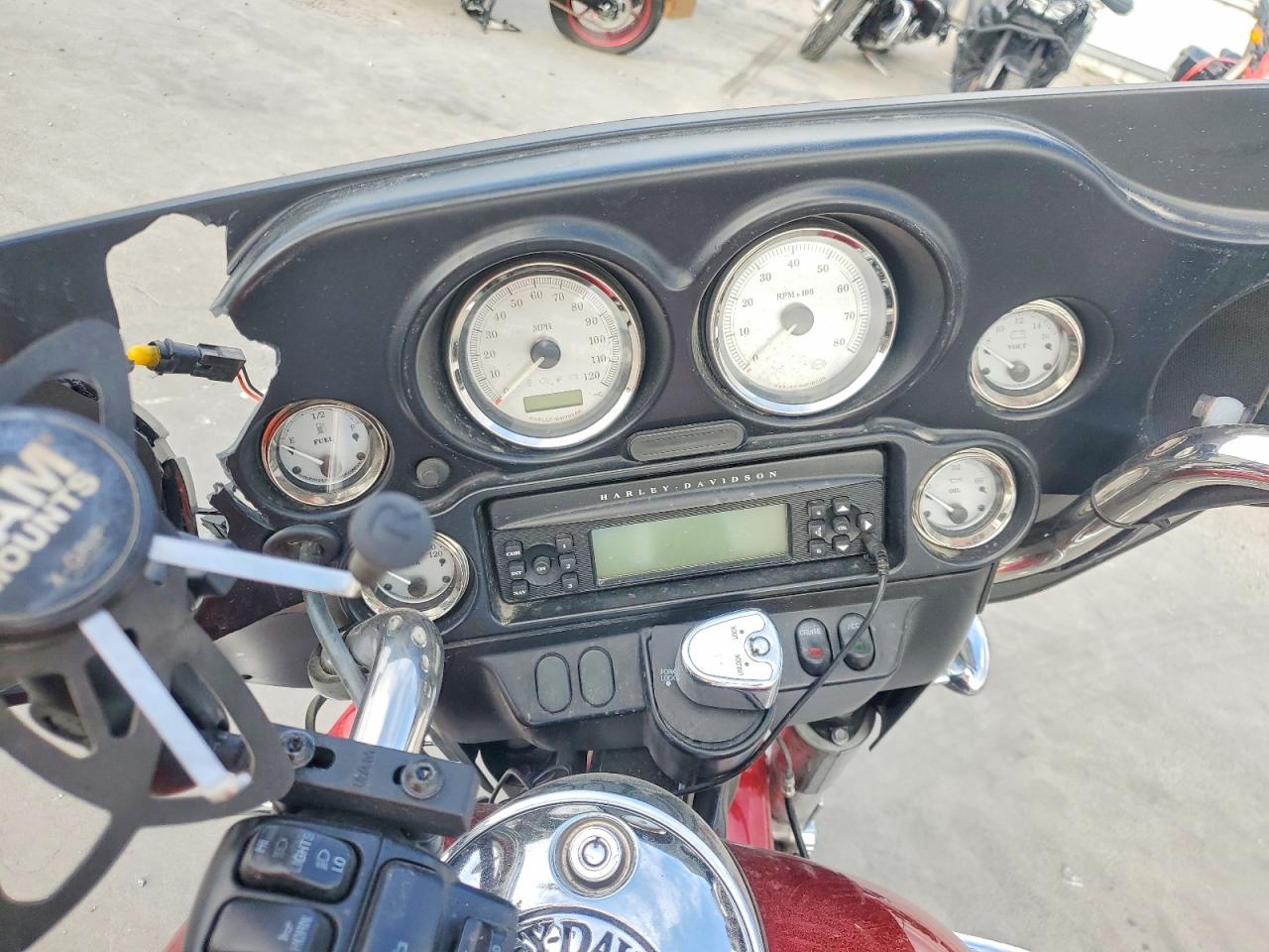 HARLEY-DAVIDSON FLHX 2013 — 8