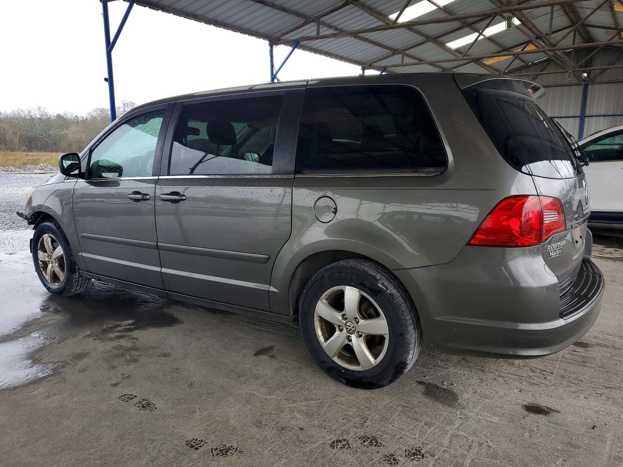 VOLKSWAGEN ROUTAN 2010 — 3