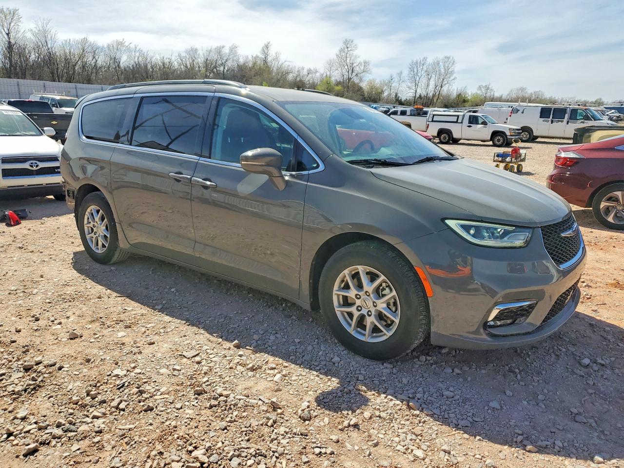 2022 CHRYSLER PACIFICA TOURING L