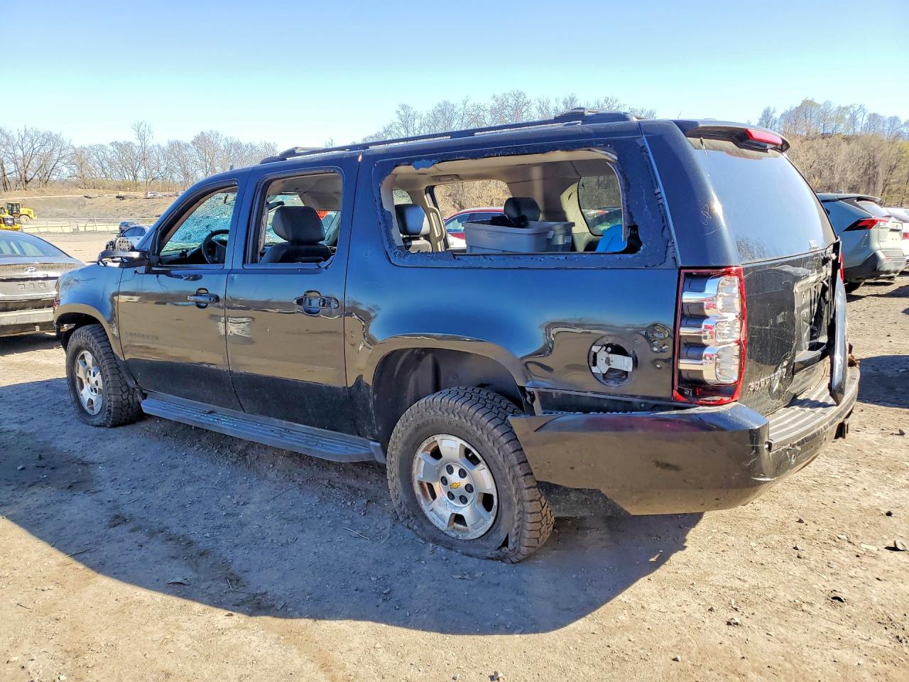 CHEV SUBURBAN 2010 — 3