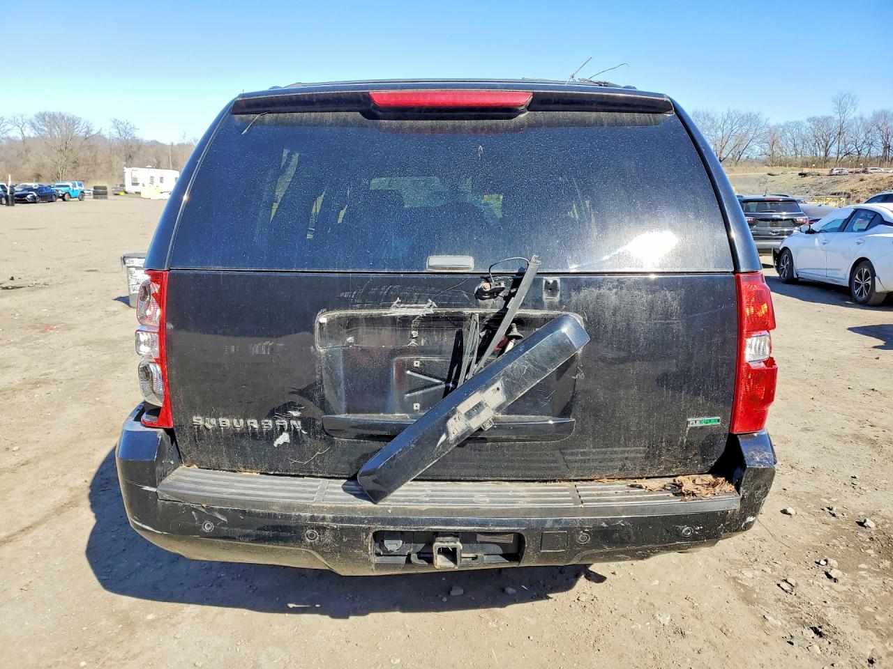CHEV SUBURBAN 2010 — 7