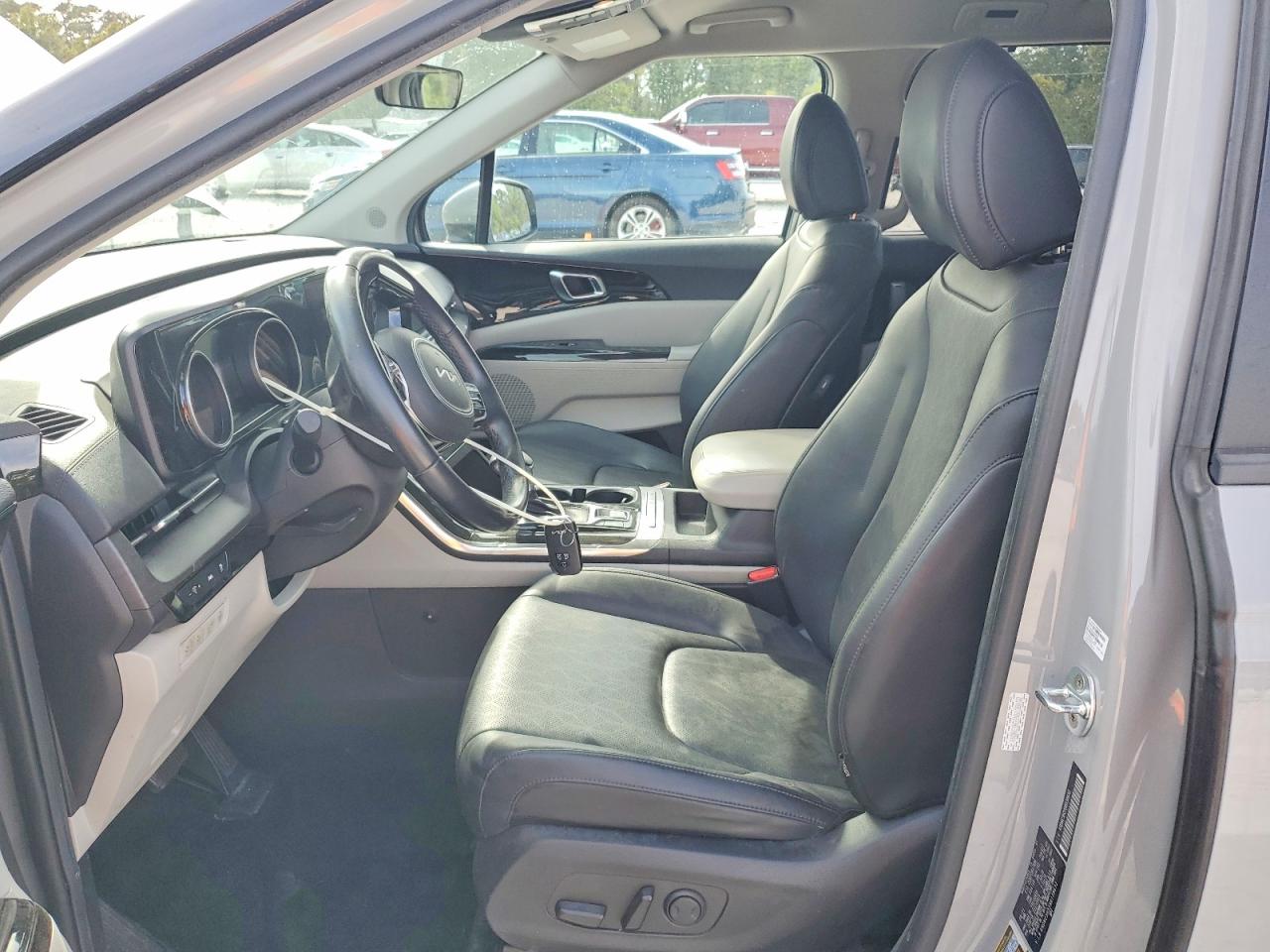 KIA CARNIVAL 2022 — 8
