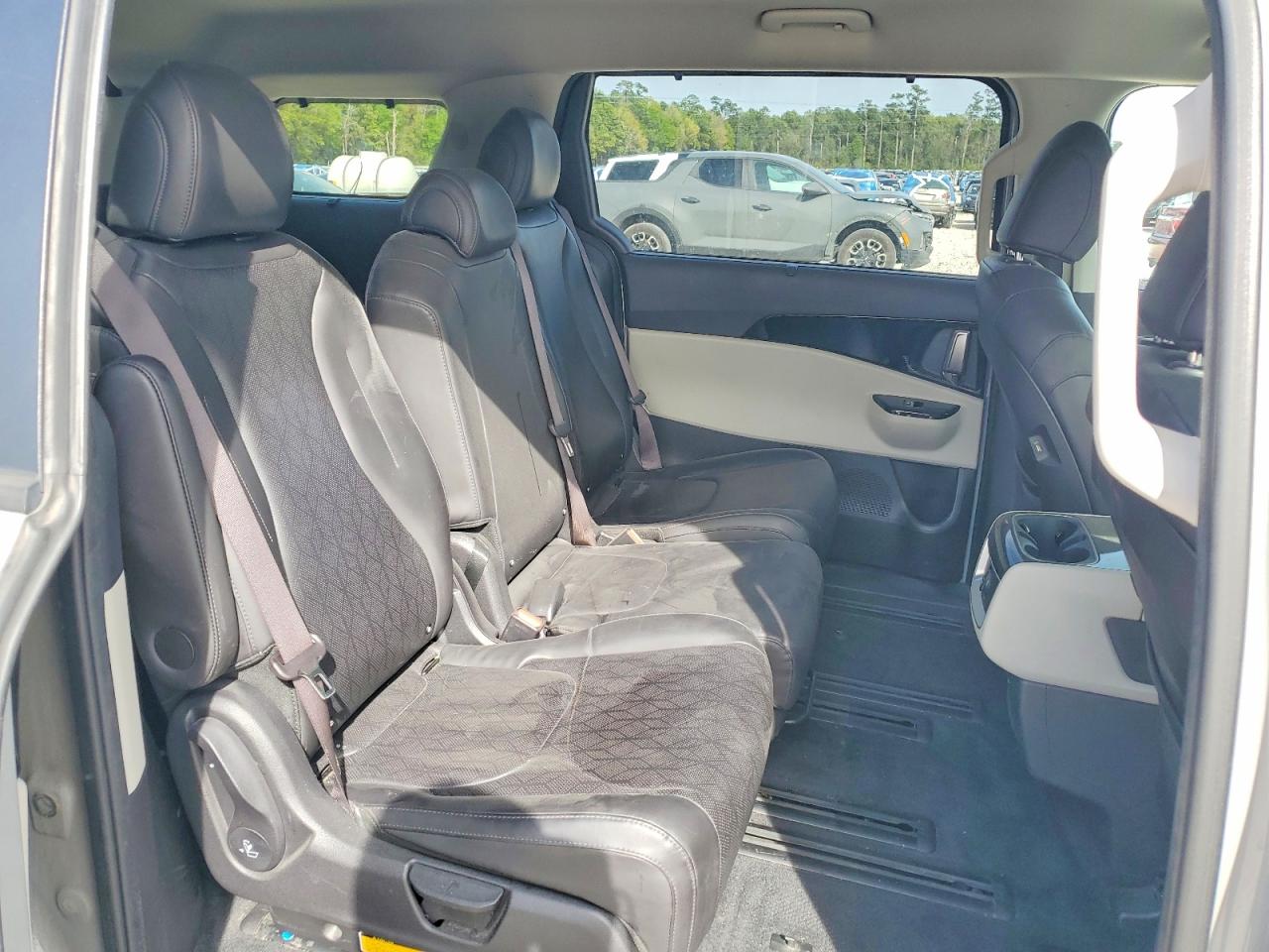 KIA CARNIVAL 2022 — 12