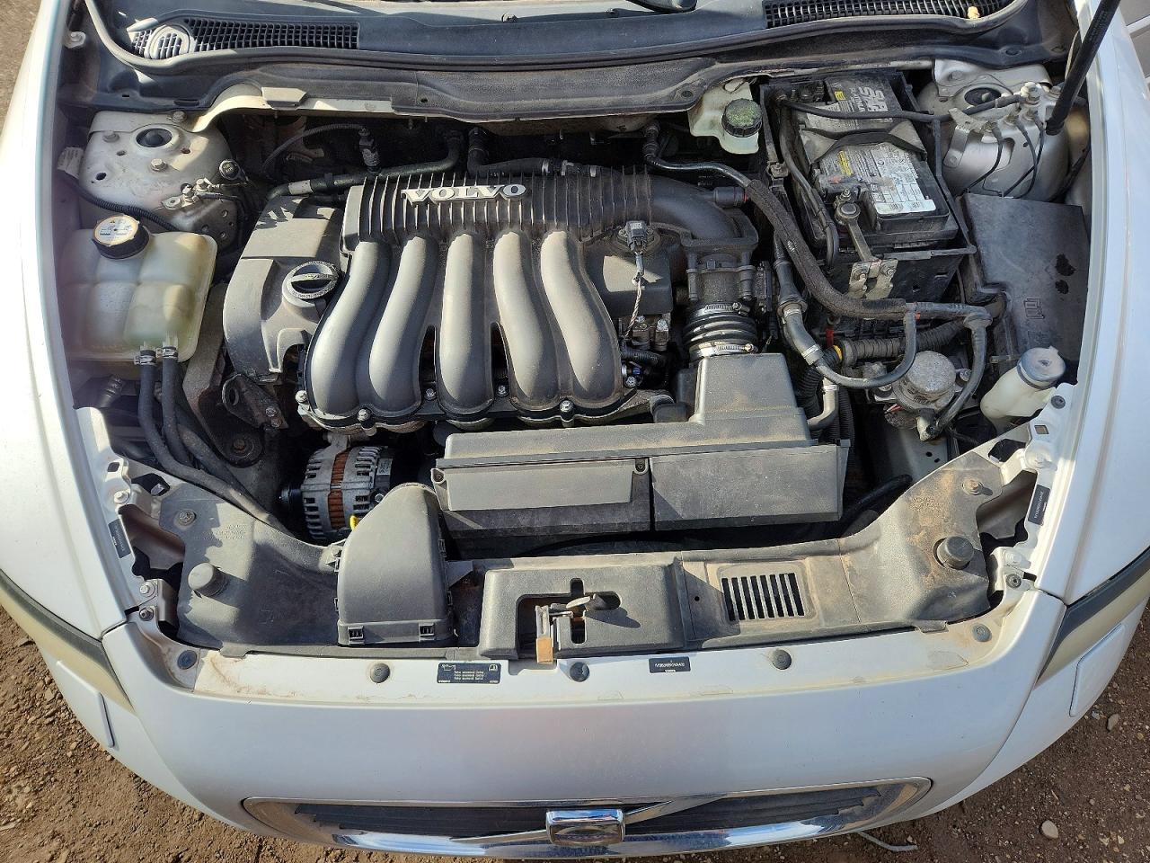 VOLVO S40 2010 — 12