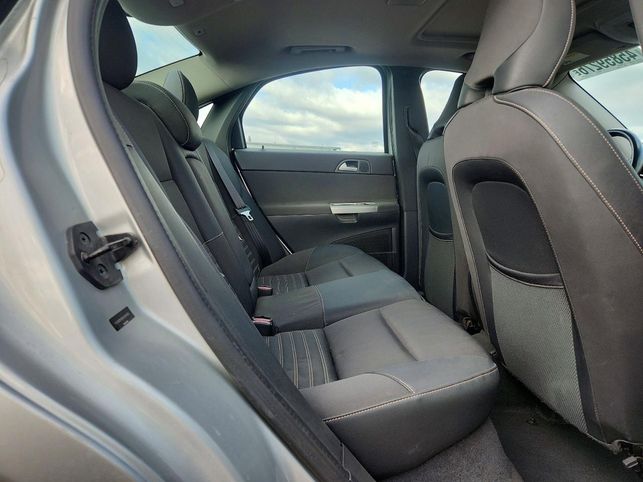 VOLVO S40 2010 — 11