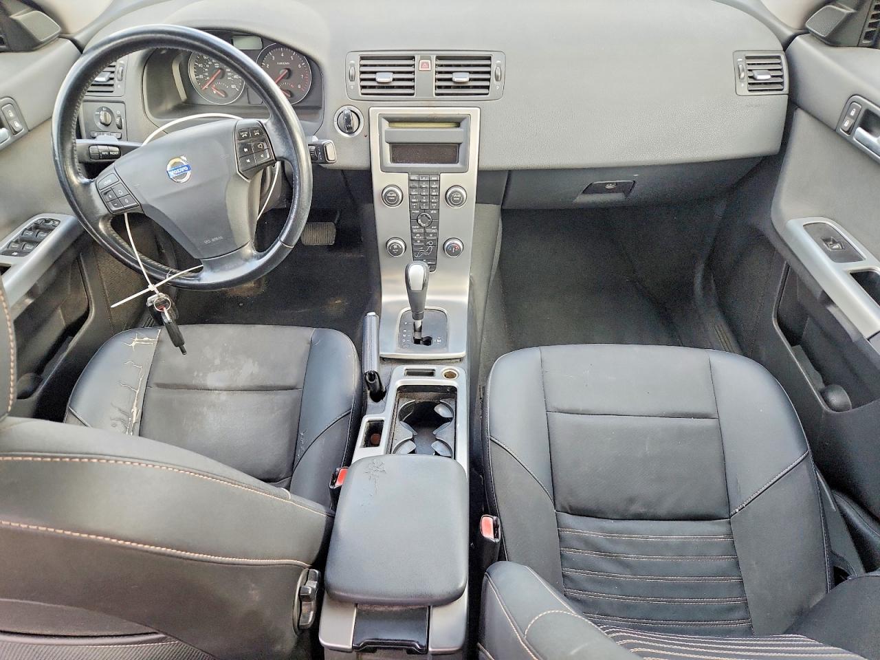 VOLVO S40 2010 — 9