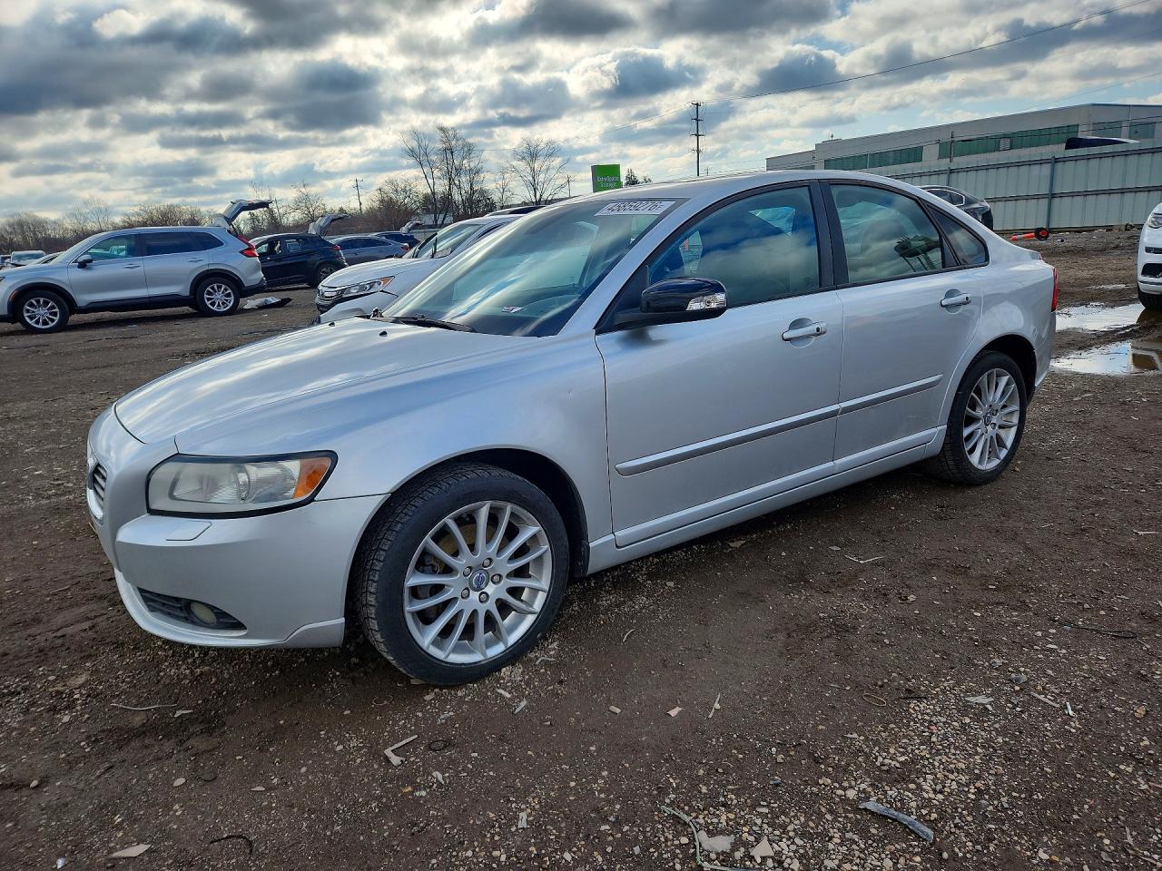 VOLVO S40 2010 — 2