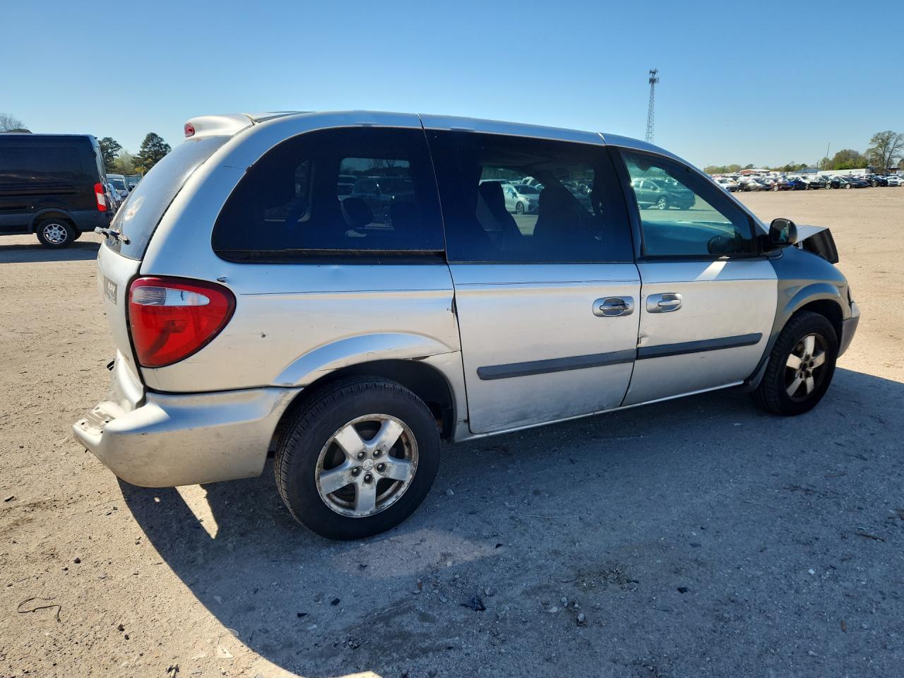 DODGE CARAVAN 2005 — 4