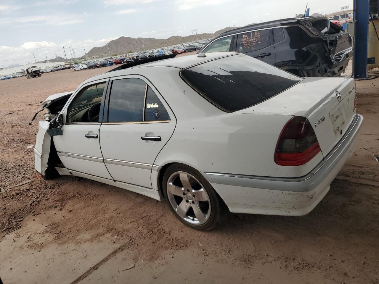 MERCEDES-BENZ C 2000 — 3