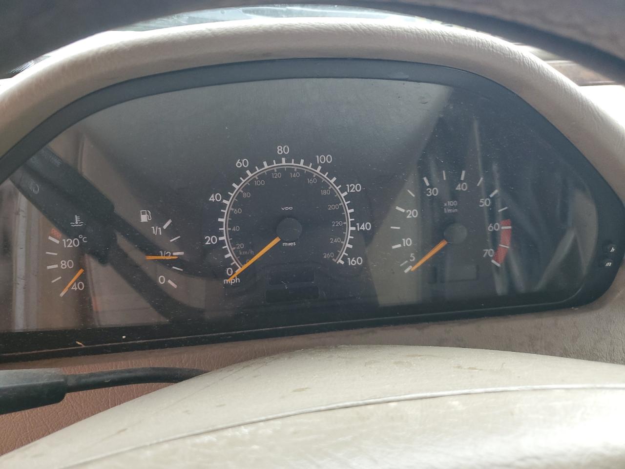 MERCEDES-BENZ C 2000 — 10