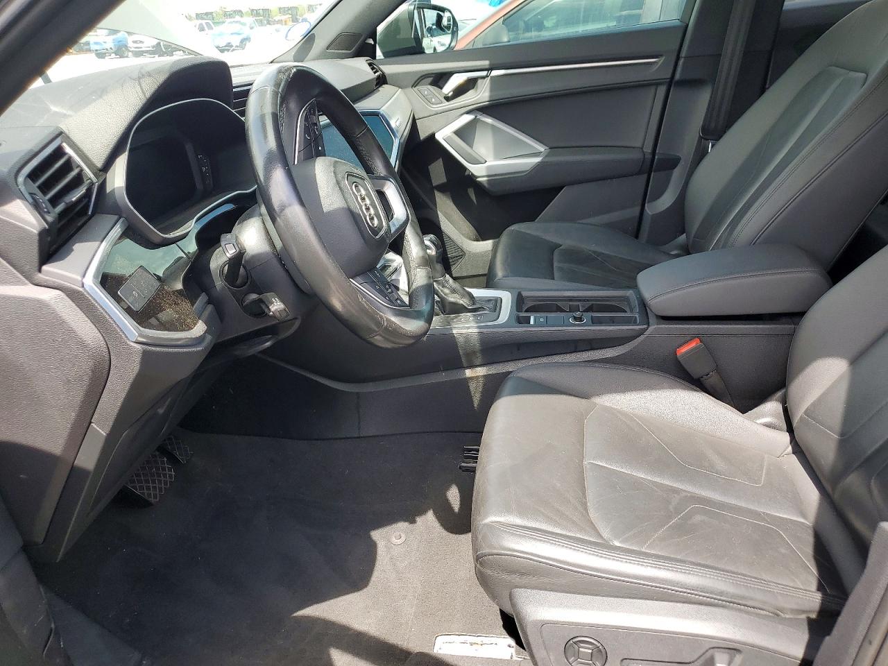 AUDI Q3 2021 — 8