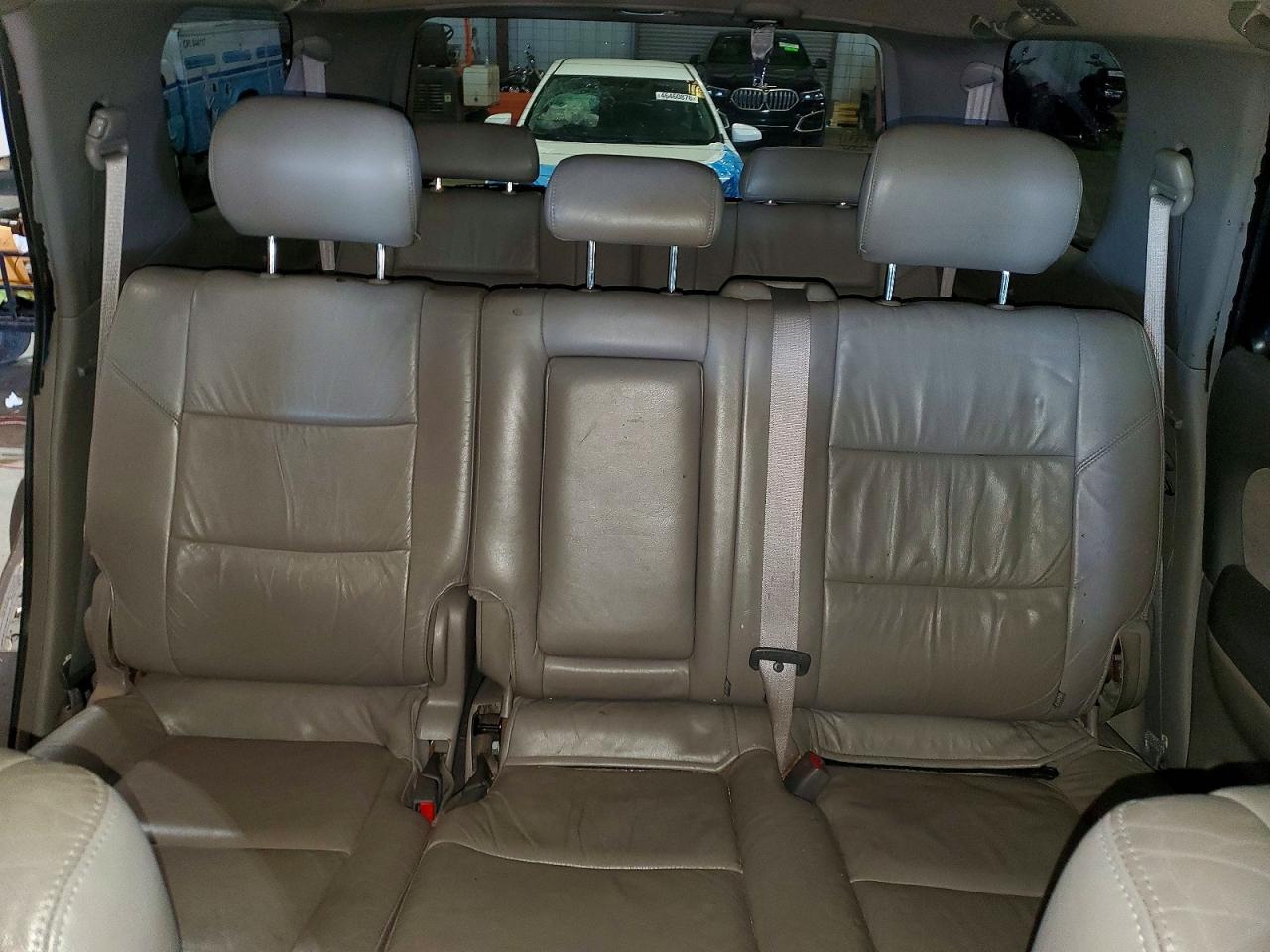 TOYOTA SEQUOIA 2003 — 11