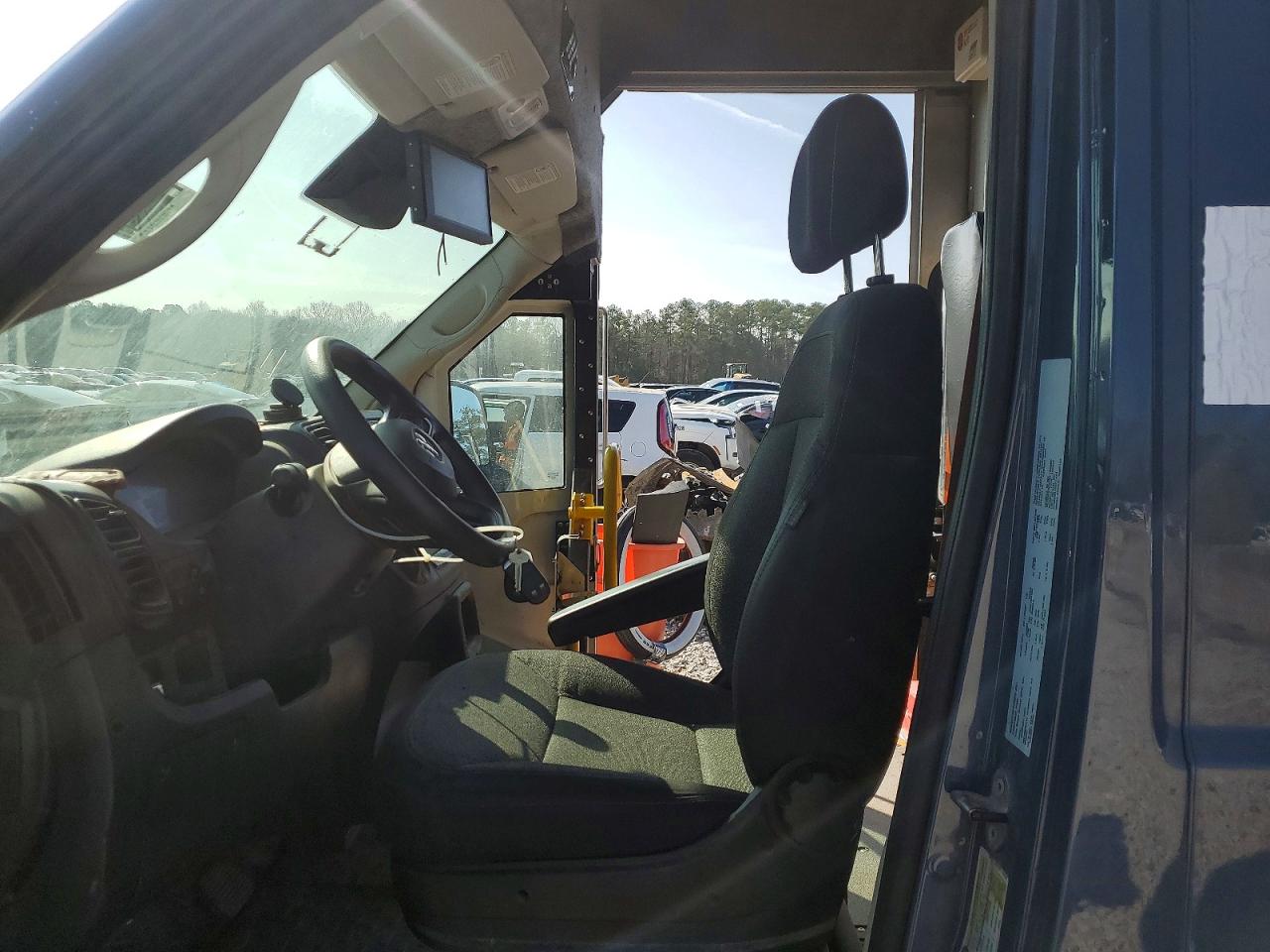 RAM PROMASTER 1500 2022 — 8